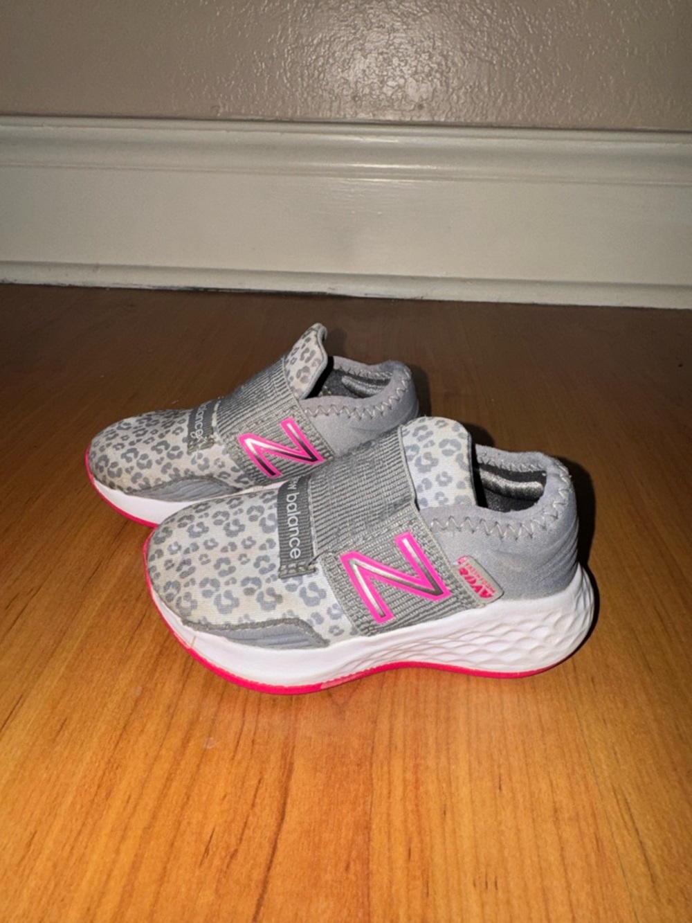 New Balance Toddler Gray/Pink Leopard Print Sneakers 5C